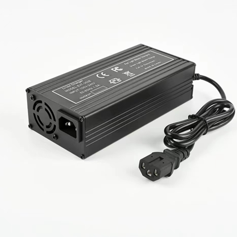 Pengisi daya Cepat 60V 67.2V/p - 84V 20A Smart Charger ulasan dan harga